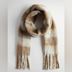 Torrid buffalo plaid fringe scarf, white/ tan